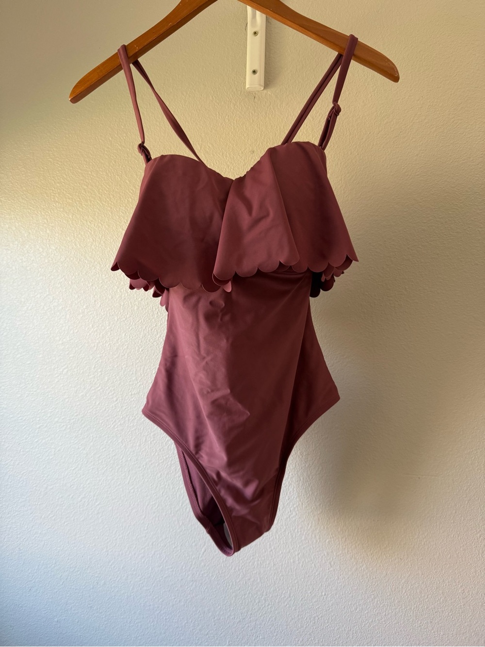 Women’s Kona sol Scallop-Trim One-Piece Swimsuit in Mauve
